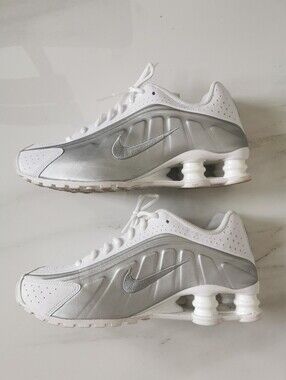 Nike Shox R4. Size Y7. White/Metallic Silver - White. No Box.